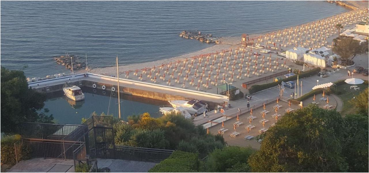 Albergo Capo Est Gabicce Mare Extérieur photo